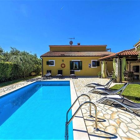 Spacious Three-Bedroom Villa Balun With Pool Poreč Buitenkant foto