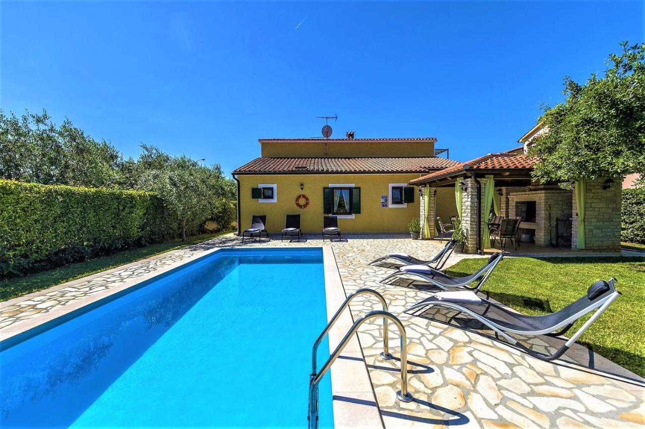 Spacious Three-Bedroom Villa Balun With Pool Poreč Buitenkant foto