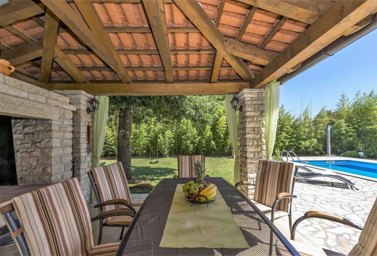 Spacious Three-Bedroom Villa Balun With Pool Poreč Buitenkant foto