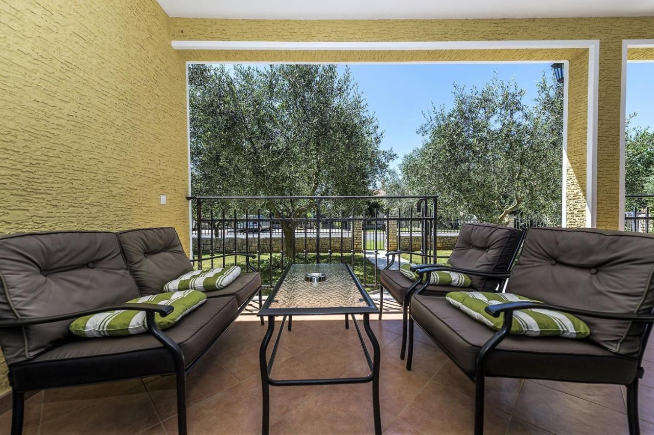 Spacious Three-Bedroom Villa Balun With Pool Poreč Buitenkant foto