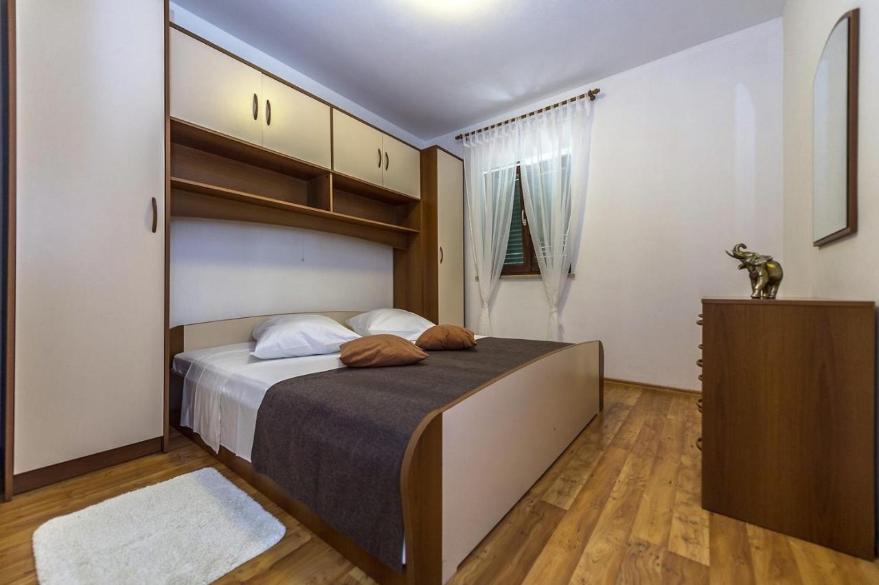 Spacious Three-Bedroom Villa Balun With Pool Poreč Buitenkant foto