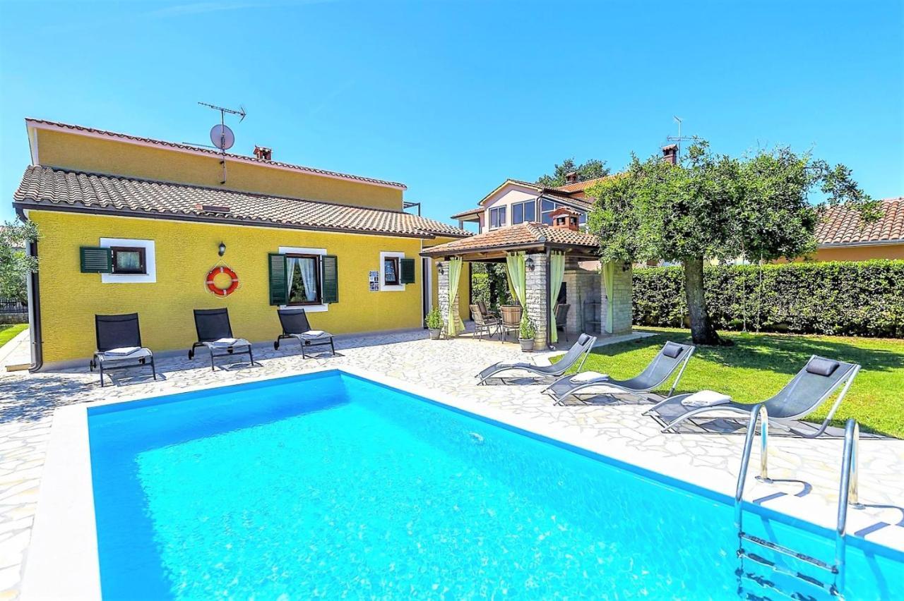 Spacious Three-Bedroom Villa Balun With Pool Poreč Buitenkant foto