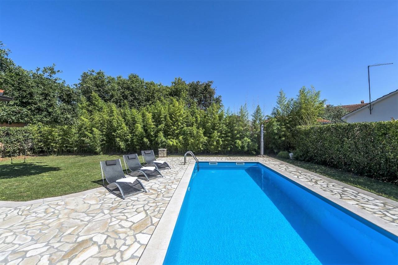 Spacious Three-Bedroom Villa Balun With Pool Poreč Buitenkant foto