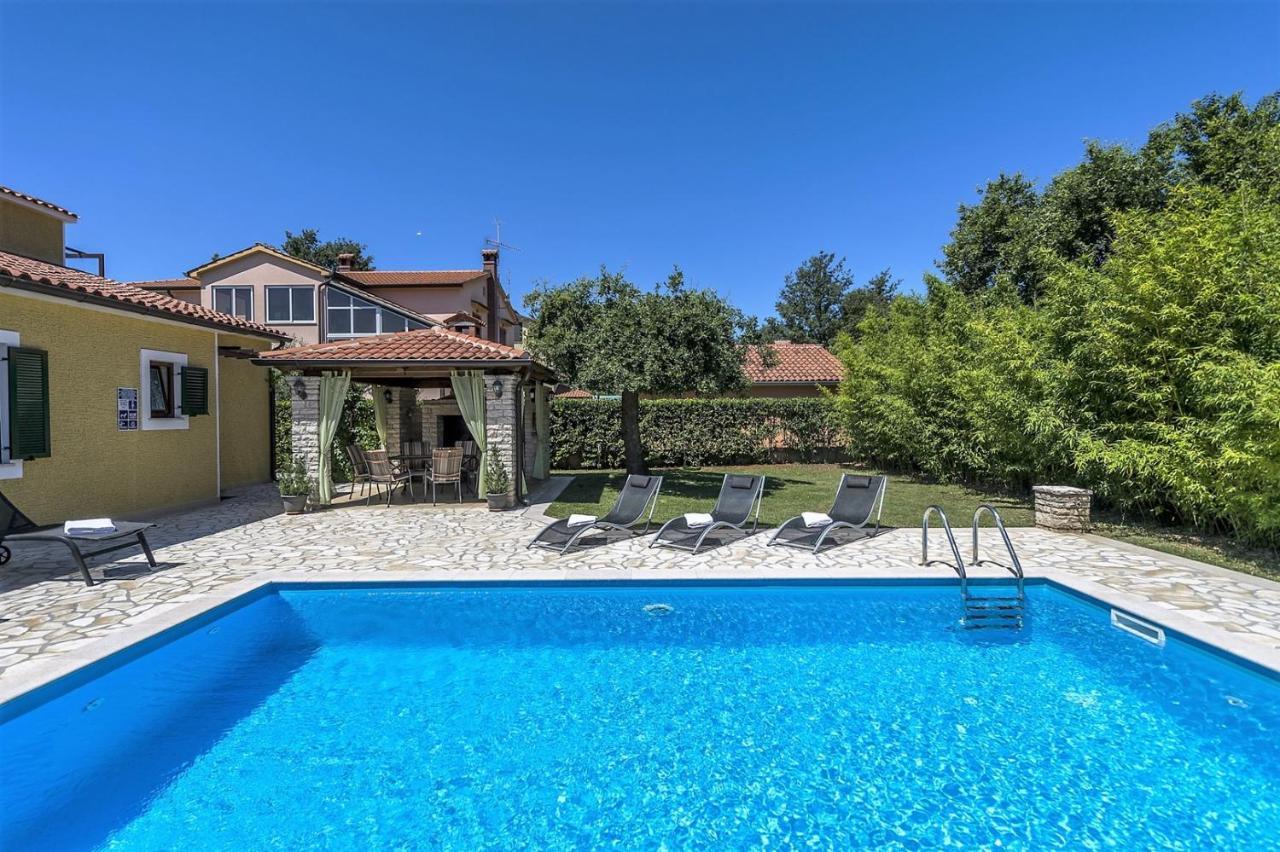 Spacious Three-Bedroom Villa Balun With Pool Poreč Buitenkant foto